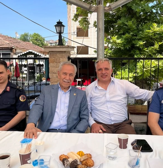 Bülent Arınç Termal'de bayramlaşma programında
