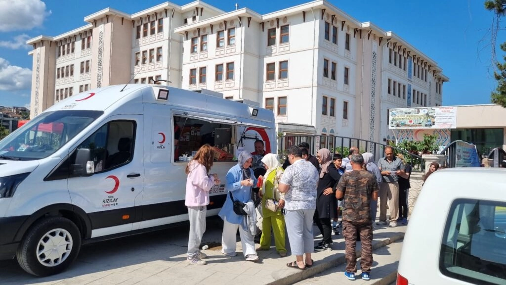 Yalova'da sınav sabahı dayanışma