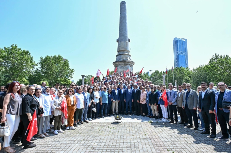 İYİ Partili Osman Kendir Talat Paşa mezarı başında
