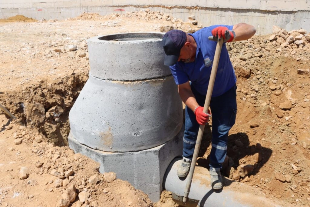 Yağmur suyu hattı döşeme çalışması