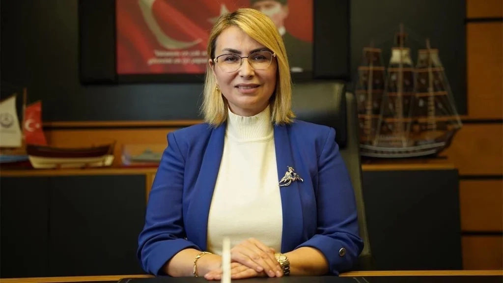 Altınova Belediye Başkanı Yasemin Fazlaca