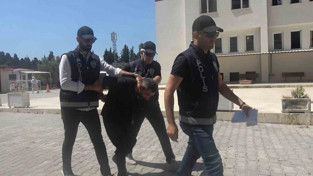 Cinayet zanlısı adliyede