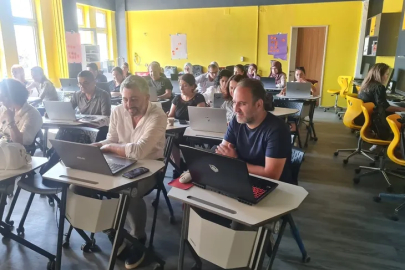 VÖğretmenlere Yapay Zeka Eğitimi Verildi