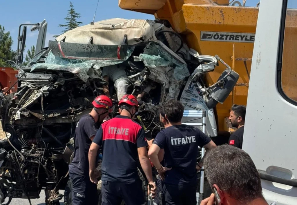 Yalova'da trafik kazası müdahalesi