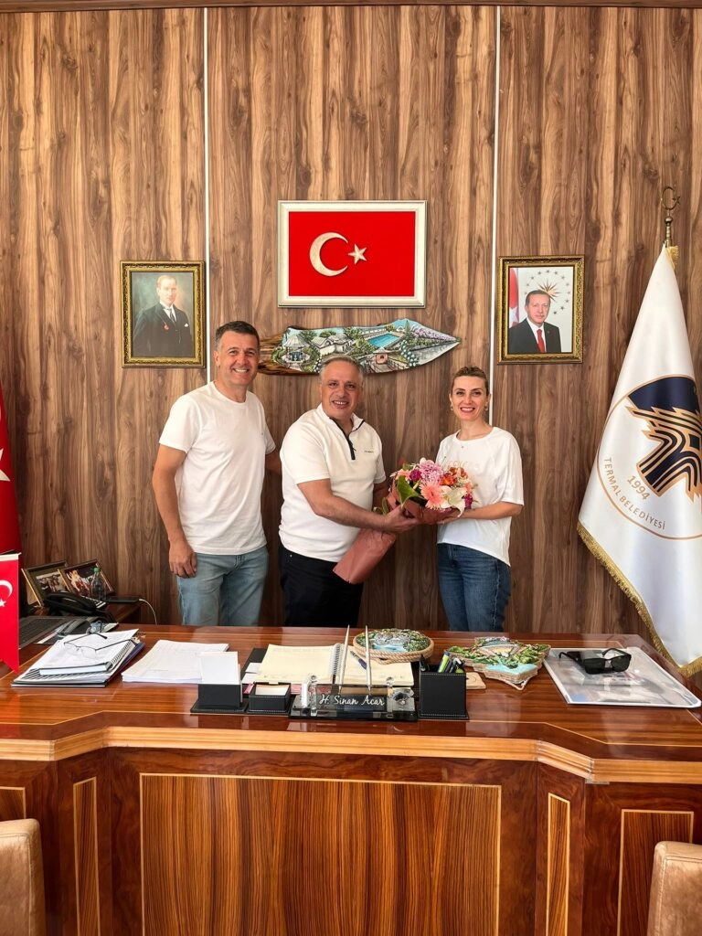 Termal Belediyesi'nde bisiklet şampiyonları Raif Kaş ve Sinem Kaş