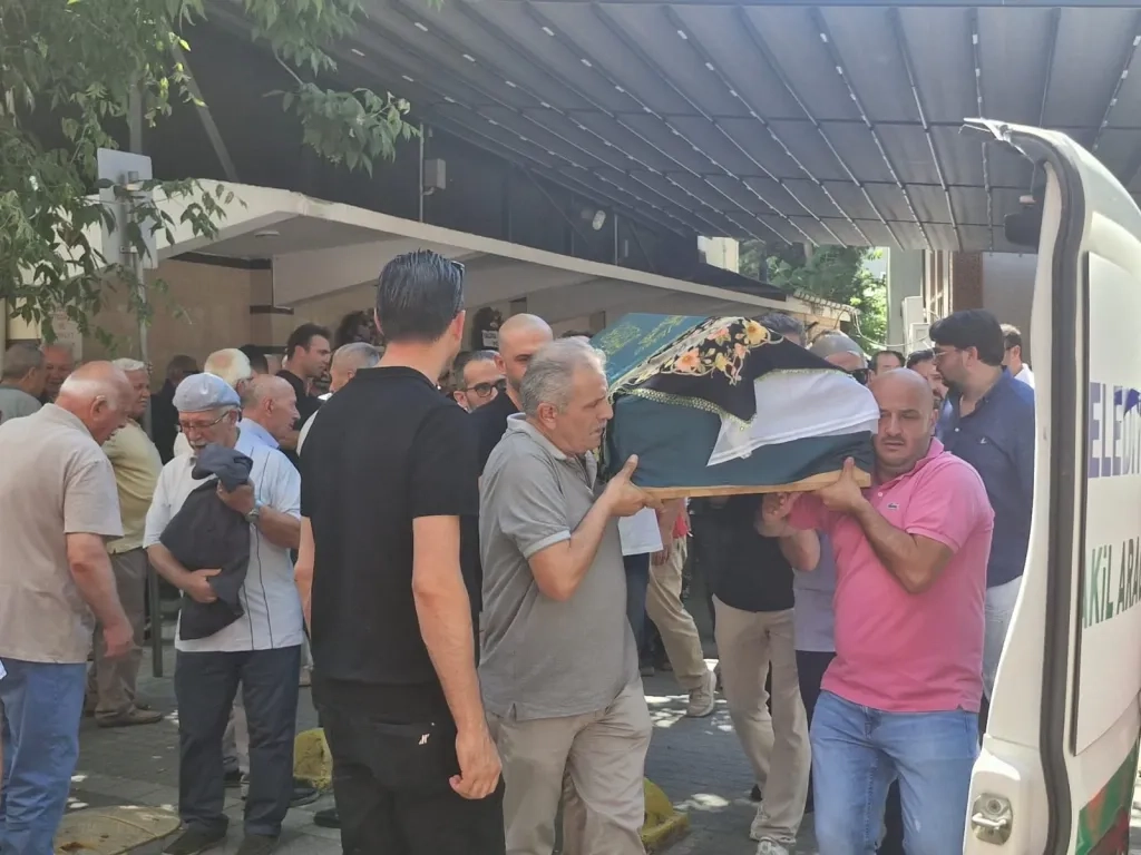 Nezahat Serdar Cenazesi