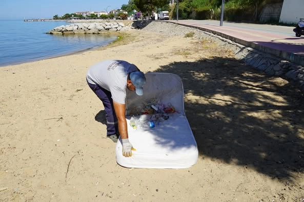 Armutlu çevre temizliği
