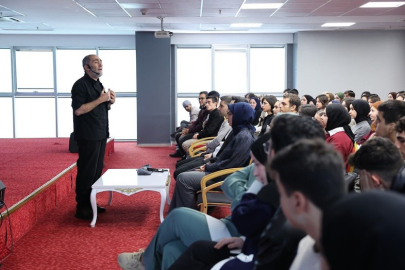 Ahmet Sula Yalova Üniversitesi’nde Öğrencilerle Buluşuyor: “Neyin Peşindesin?” Semineri Yoğun İlgi Görüyor!