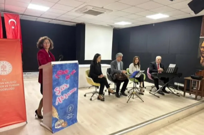 Yalova’da Zaman Temalı Şiir Gecesi Yaşandı!