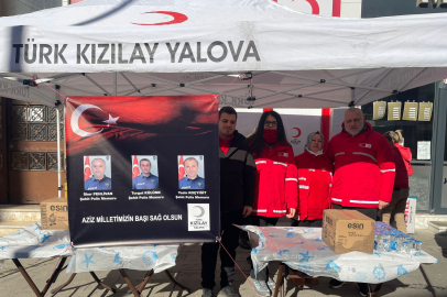 Cuma Namazı Sonrası Yalova’da Şehitlerimiz Anısına Helva Dağıtıldı!