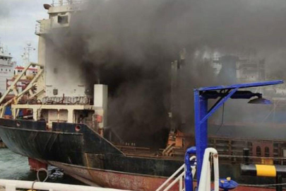 Altınova Tersaneler Bölgesi’nde Korkutan Gemi Yangını!
