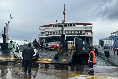 Yalova’da Fırtına Dehşeti: Tersanede Vinç Devrildi!