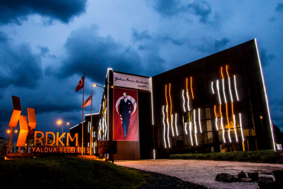 Yalova’da Unutulmaz İki Oyun: “RAN” ve “Adile Naşit” Aynı Haftada Sahneye Çıkıyor!