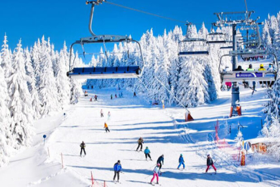 Uludağ Beyaza Büründü, Kayak Pistlerine Yoğunluk Arttı!