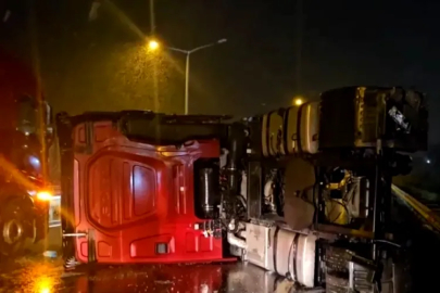 Yalova–Bursa Yolunda Gece Yarısı Kaza: 4 Kişi Hastaneye Kaldırıldı!