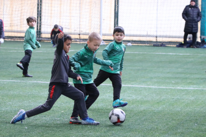 Çiftlikköy’de Minik Yıldızlar Sahada!