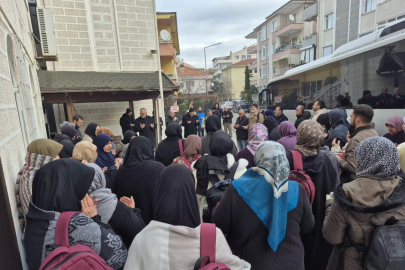 Yalova’da Umre Yolcularını Uğurlama Programı Gerçekleşti!