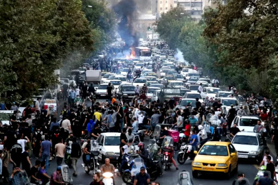 İran’da Protestolarda Bilançolar Çelişiyor: “5 Bini Aştı” İddiası!