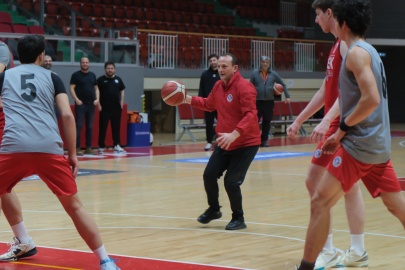 Başkan Yele Sporcularla Antrenmanda Buluştu!