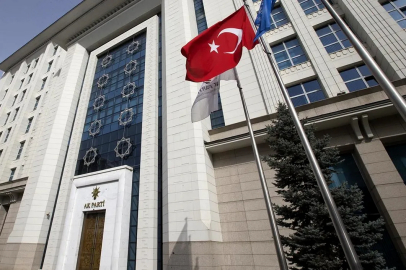 Suriye tartışması büyüyor: AK Parti’den Özgür Özel’e peş peşe sert yanıtlar!