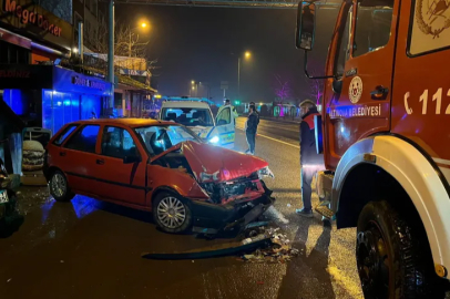 Altınova’da Kontrolden Çıkan Otomobil Duvara Çarptı: 1 Yaralı!