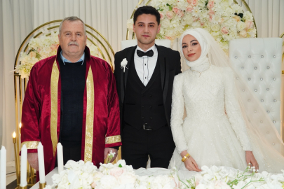 Armutlu Belediye Başkanı Arslan Genç Çiftin Nikahını Kıydı!