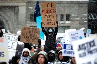 Minneapolis’teki ölüm ülkeyi ayağa kaldırdı: Trump “çekilebiliriz” dedi!