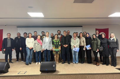 Yalova'da Akademik Üretkenlikte Yapay Zekâ Masaya Yatırıldı!