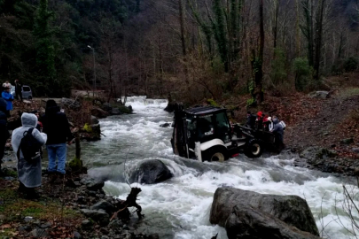 Yalova’da dere taştı, doğa yürüyüşü kabusa döndü: 19 kişi son anda kurtarıldı!