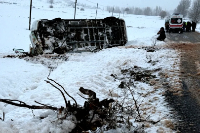 Sivas’ta Öğrenci Servisi Şarampole Yuvarlandı!