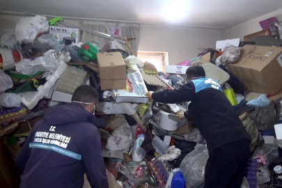 Kötü Koku Ele Verdi: Evden 25 Ton Çöp Çıktı!