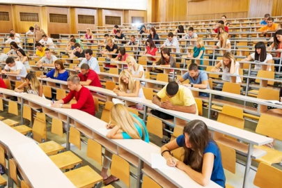 Bir Şikâyetle Gündem Oldu: YÖK’ten Üniversitelere Cuma Namazı Yazısı!