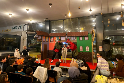 Çınarcık'ta Hacivat-Karagöz Coşkusu Tüm Hızıyla Sürüyor!