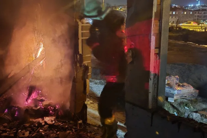 Yalova Bağlarbaşı’nda Metruk Evde Gece Yangını!