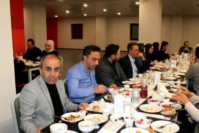Hastanede İftar Sofrası: “Biz Büyük Bir Aileyiz”!
