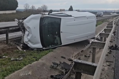 Süpürgelik’te Minibüs Orta Refüje Daldı, 1 Yaralı!