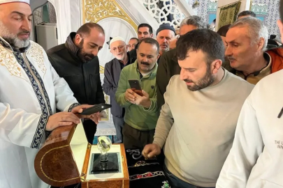 Altınova’da Sakal-ı Şerif Ziyarete Açıldı: Camiye Akın Ettiler