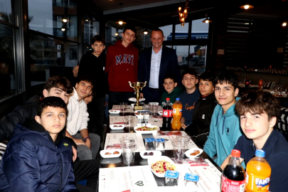 Başkan Yele, Çiftlikköy Belediyespor U-14 Şampiyonlarıyla İftarda
