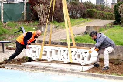 Çiftlikköy Sahiline 3D Yazıcıyla Üretilen Banklar Yerleştirildi