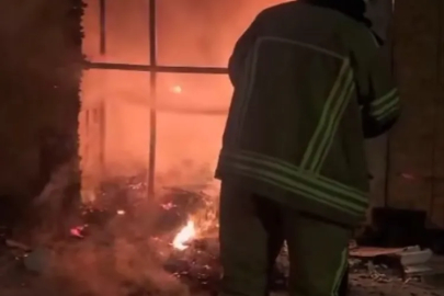 Yalova’da Korkutan Yangın: Depo Alevlere Teslim Oldu!