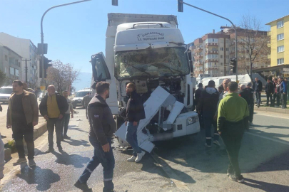 Bursa Orhangazi’de Zincirleme Kaza: 5 Yaralı!