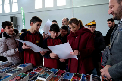 Altınova Kitap Günleri’ne Öğrencilerden Büyük İlgi