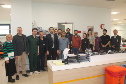 Hastanede Bayram Coşkusu: Nöbetçi Ekipler Unutulmadı!