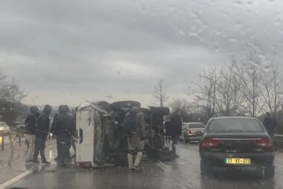 Süpürgelik Mevkinde Kamyonet Devrildi