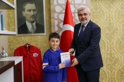 Minik Yazardan Yılmaz’a Anlamlı Ziyaret