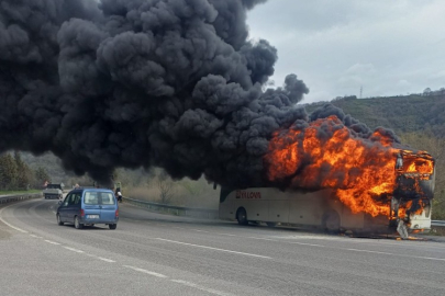 Yalova-Bursa Yolunda Yolcu Otobüsü Alev Aldı!