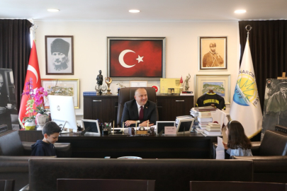 Çınarcık'ta Öğrencilerden Başkan Kurt'a Röportaj Ziyareti!