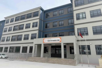 Tarsus’ta Lisede Silahlı Öğrenci Alarmı: Facia Son Anda Önlendi!