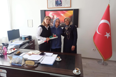 Yalova’da Veliden Öğretmenlere Güllü Moral Ziyareti