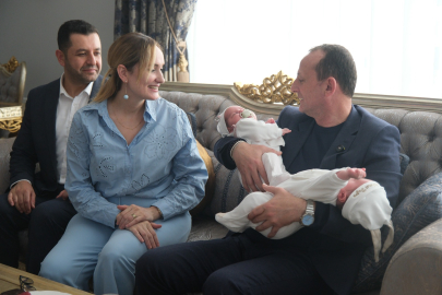 Miniklerin Hoş geldin Bebek Setleri Başkan Yele’den!